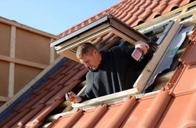 Pose de fenêtres de toit Velux à Montrozier